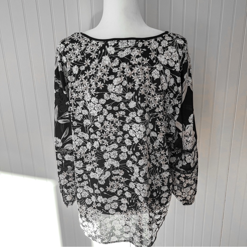 Karl Lagerfeld Floral Crochet Sleeve Blouse - Picture 4 of 4